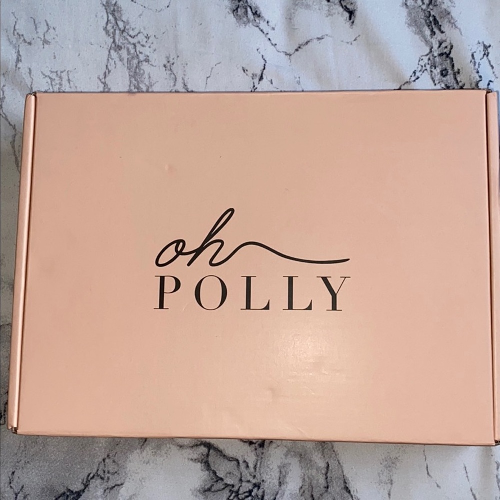 Pink classy dress( BRAND NEW ) never worn.